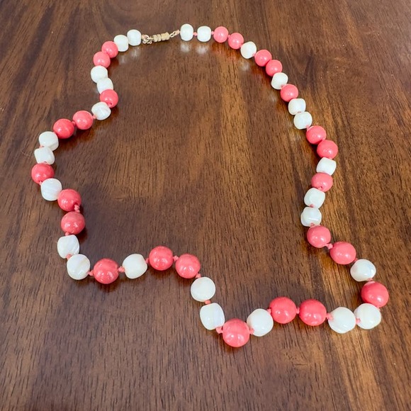 Vintage Red Coral and Freshwater Pearl Knotted Necklace with Barrel Clasp 22" - Picture 6 of 13